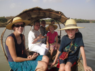 03 La Pirogue Au Complet